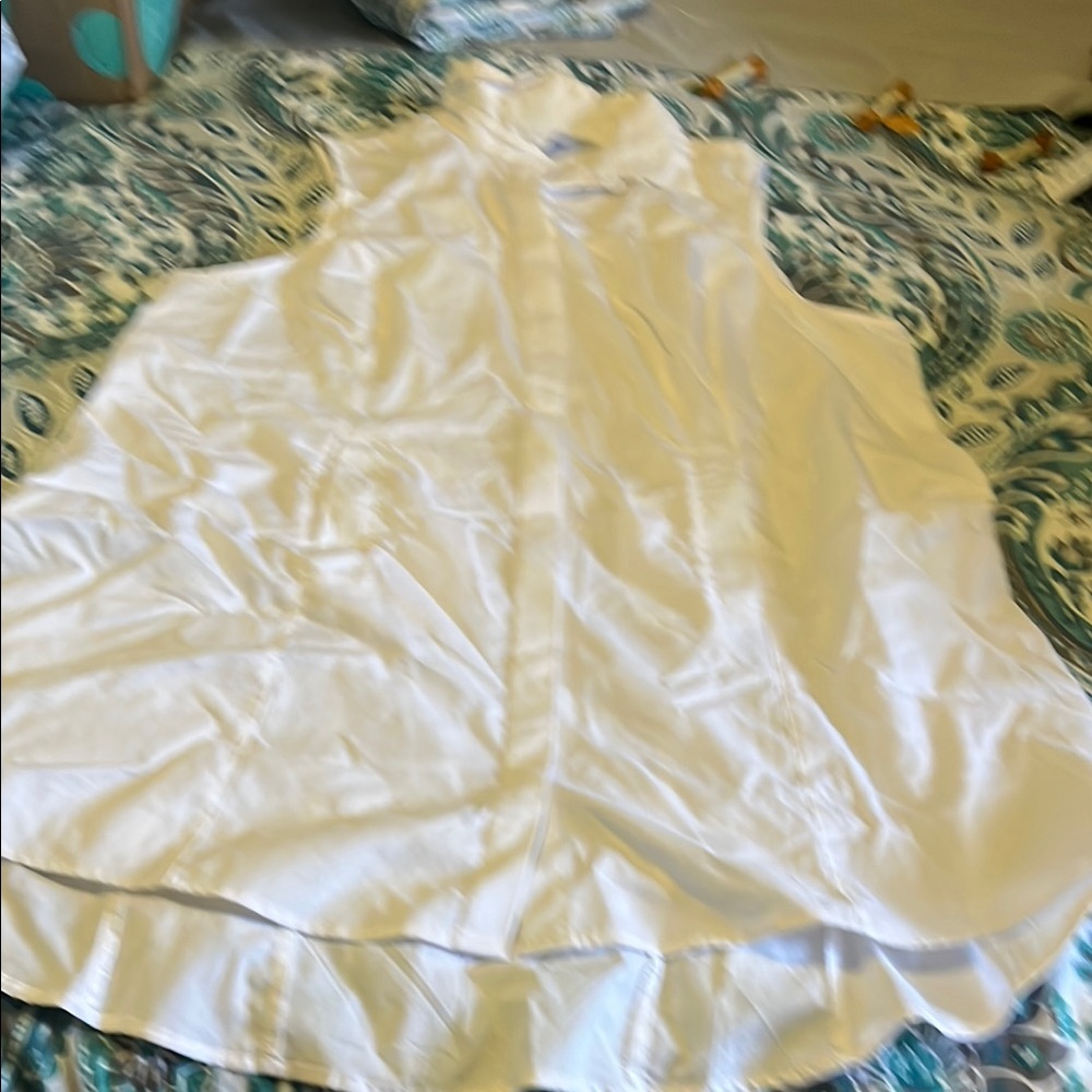 Avenue Cream Sleeveless Top